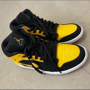 Jordan 1 Retro Mid New Love
